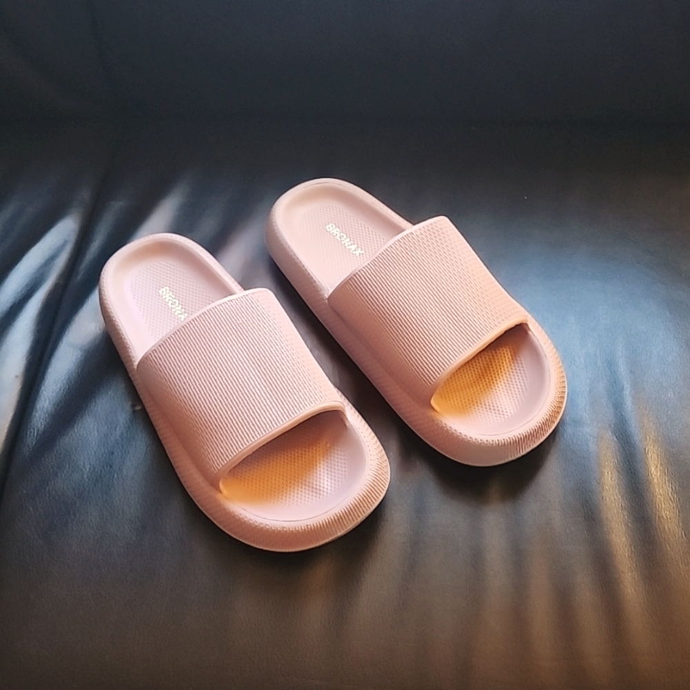 Women Size 11 Bronx Pink/Purple Slip On Sandel